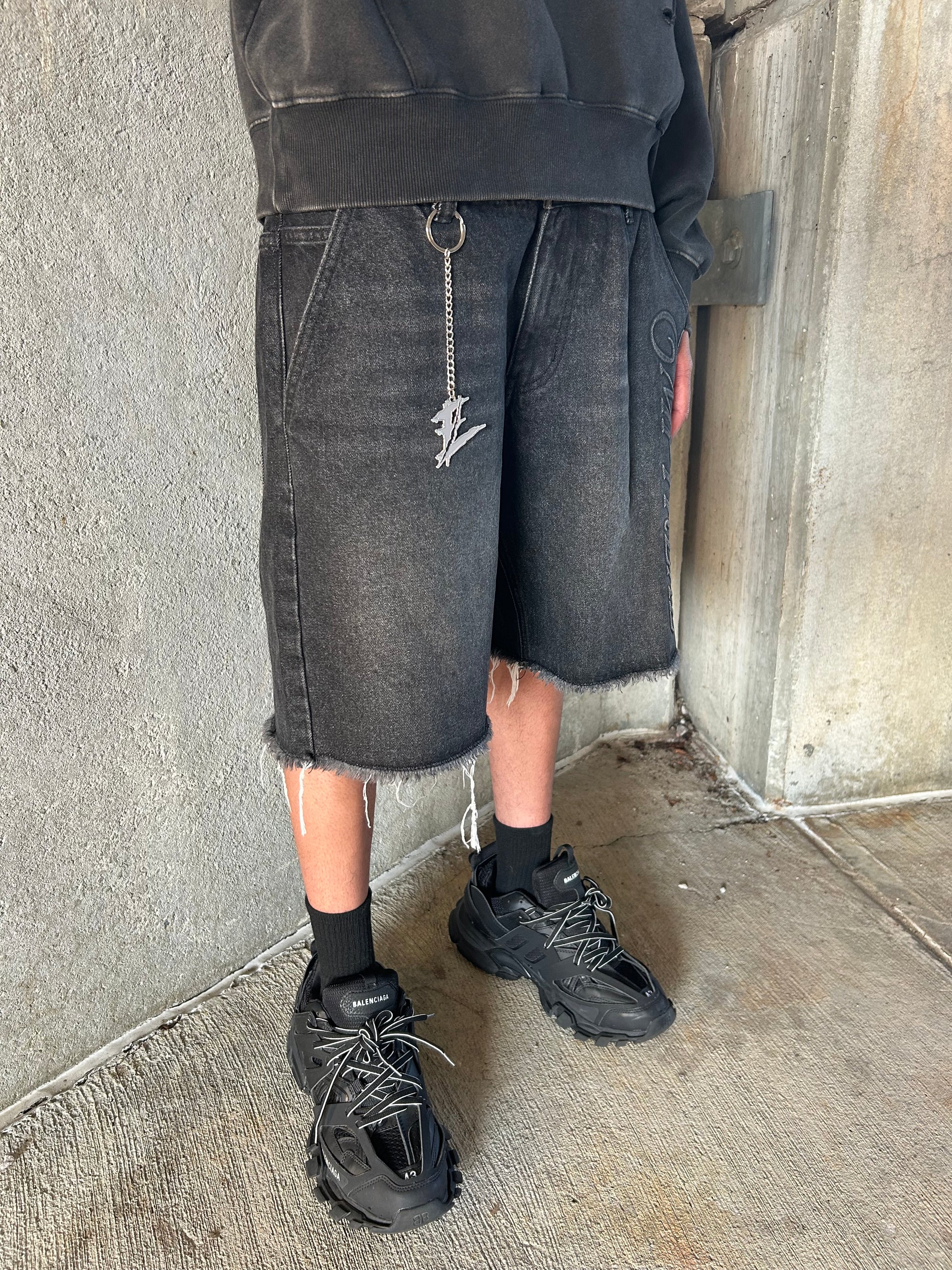 “EMPYREAL” KEYCHAIN